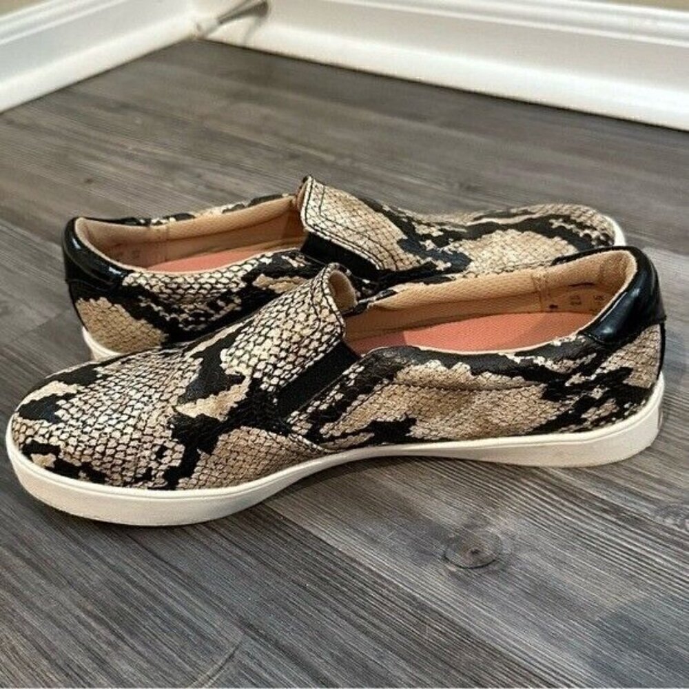 DR. SCHOLL'S Comfort Madison Animal Print Slip On Flats Sneakers Size 8 - Picture 2 of 12
